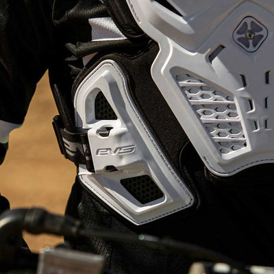EVS F2 Roost Deflector Black - Small(Youth)