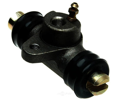 WHEEL CYLINDER * *