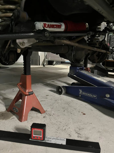 JEEP TJ LJ MJ XJ AND ZJ FRONT AXLE TRACK BAR BRACKET