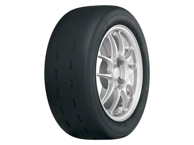 275/35R18