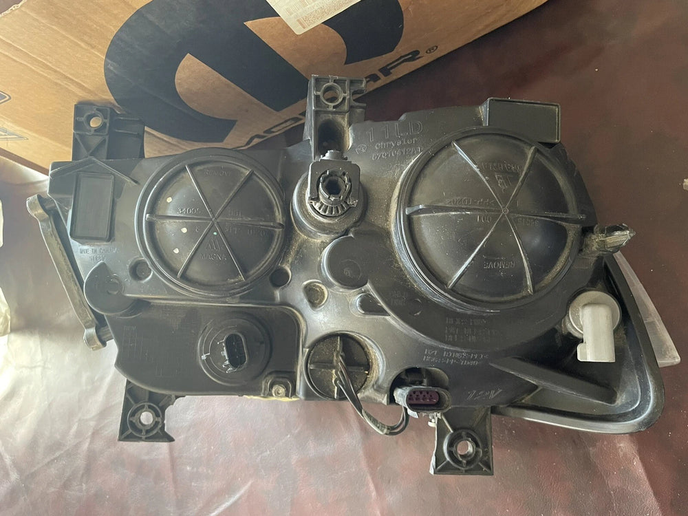 RH HEADLAMP ASSY COMPOSITE HID; ASSY DODGE CHARGER 20112014; HID; ASSY DODGE CHARGER 20122014