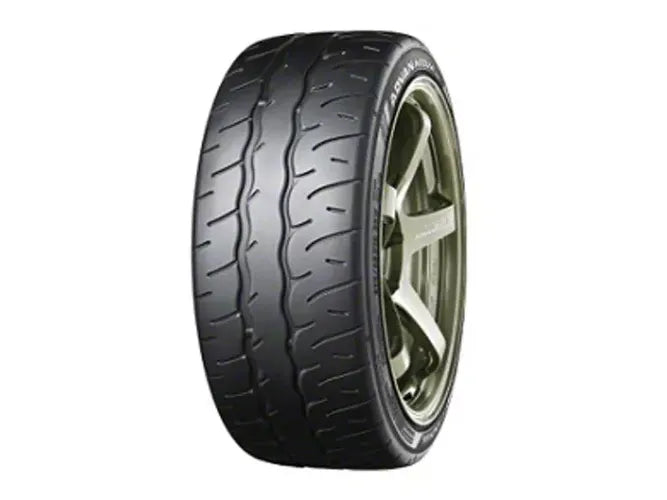275/40R18 103W XL AD09