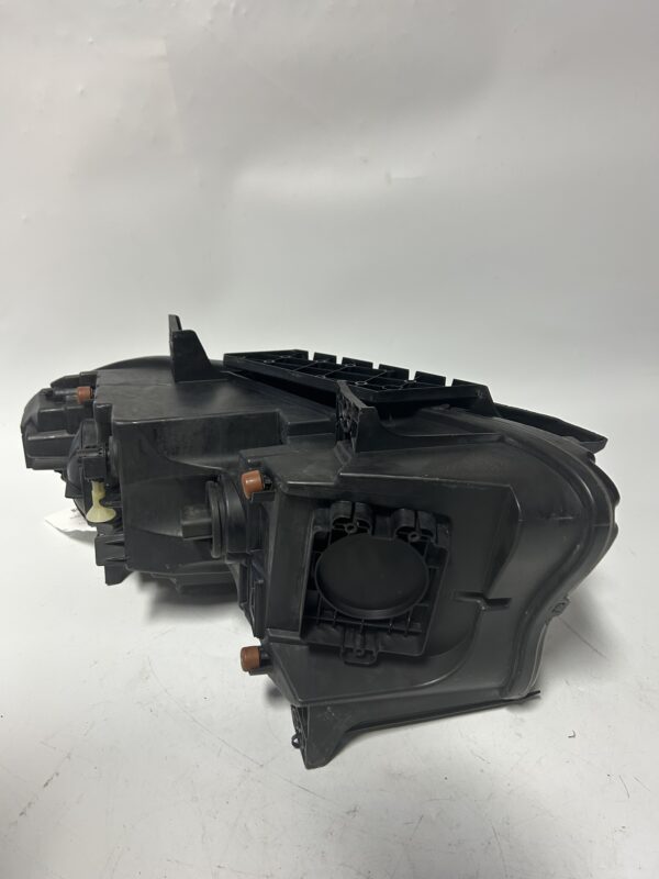 Maxzone Vehicle Lighting Corp headlights