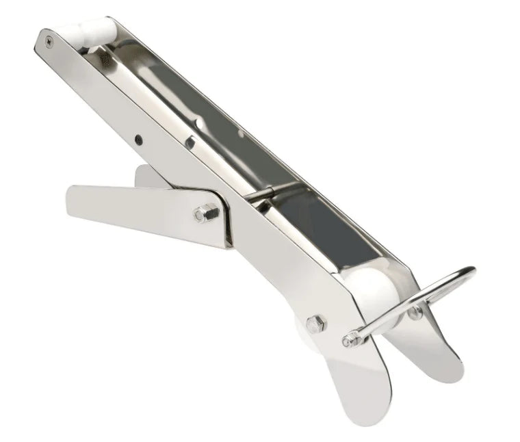 EXTENDABLE HINGED BOW ROLLER