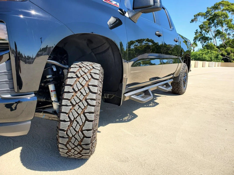 Body Armor 4x4 black side steps