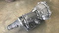 CASE MOUNT SHIFTER GM 700R4 TRANS W/BLK 6IN STRAIGHT LEVER & HITECH KNOB