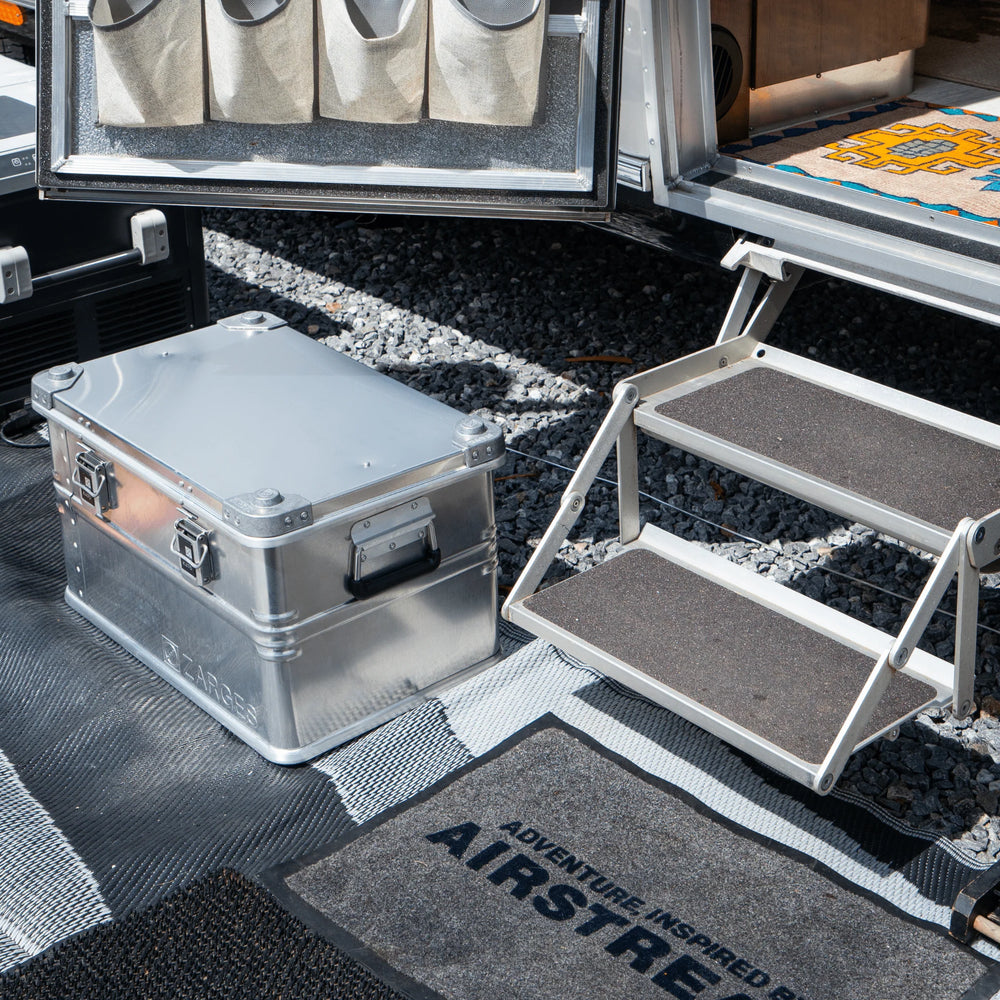 ALUMINUM CASE 22.95X15.28X13.26'