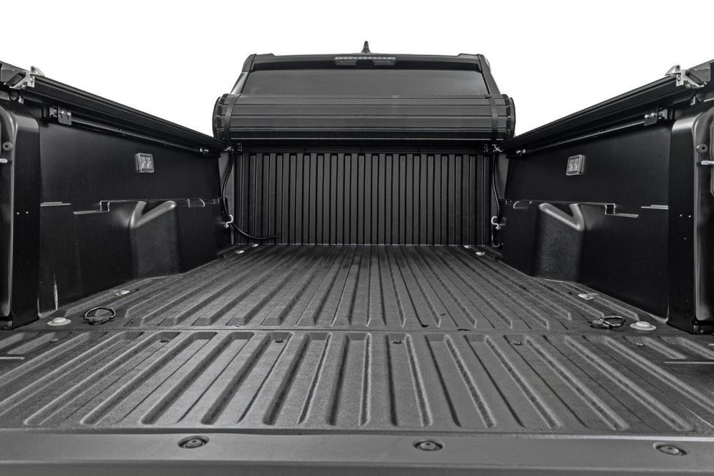 Rough country Hard Roll Up Bed Cover 6 Bed Toyota Tacoma 2WD/4WD (2024-2026) 50410600