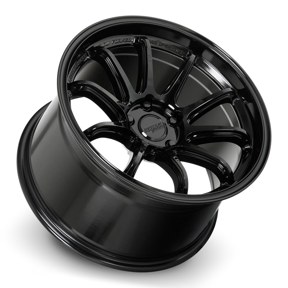GLOSS BLACK