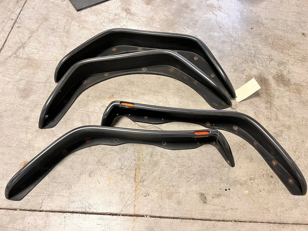 1EFT REAR FENDER FLARE 6