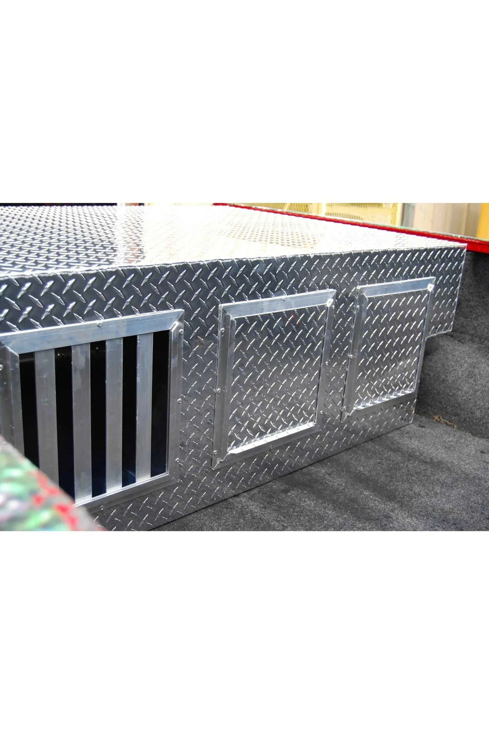 DOG BOX