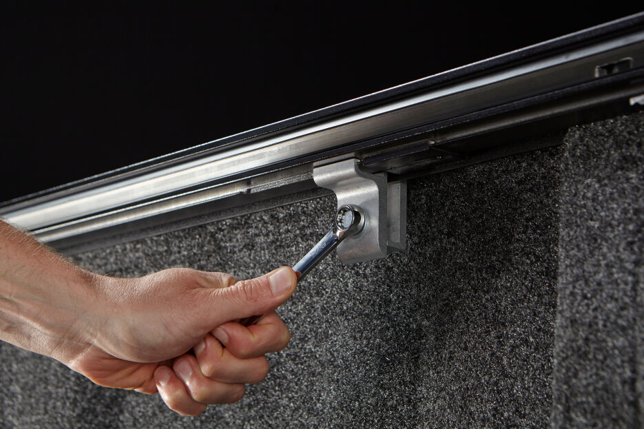 SWITCHBLADE CANISTER