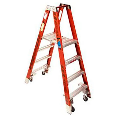 WERNER 4FT FIBERGLASS TWIN PLATFORM LADDER WITH CASTERS TYPE IA 300# CAPACITY