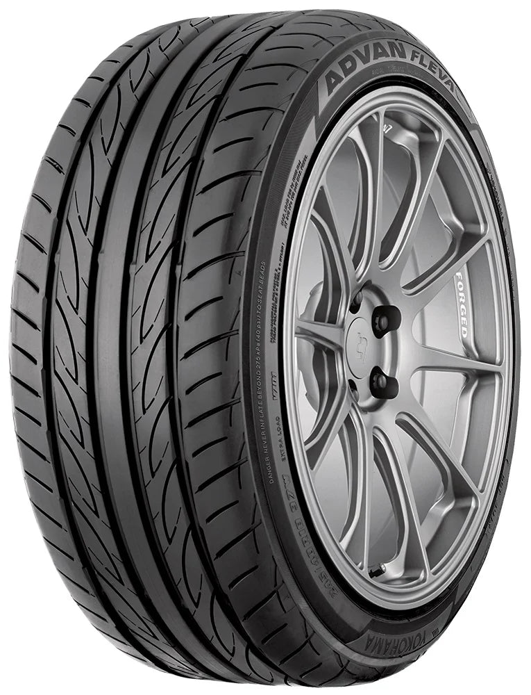 ADVAN FLEVA V701 235/45R19