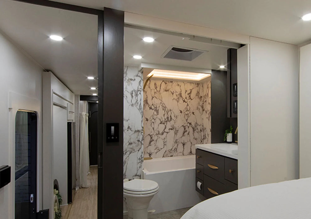 24IN X 46IN BATHTUB; LEFT DRAIN WHITE