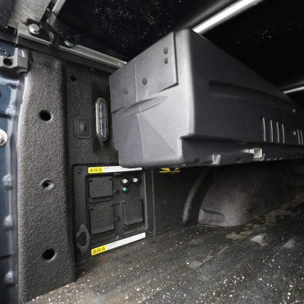 D HA SIDE TOOLBOX AND GEAR STORAGE