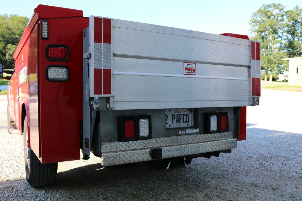 C2 LIFTGATE 1300LBS. STEEL PLATFORM