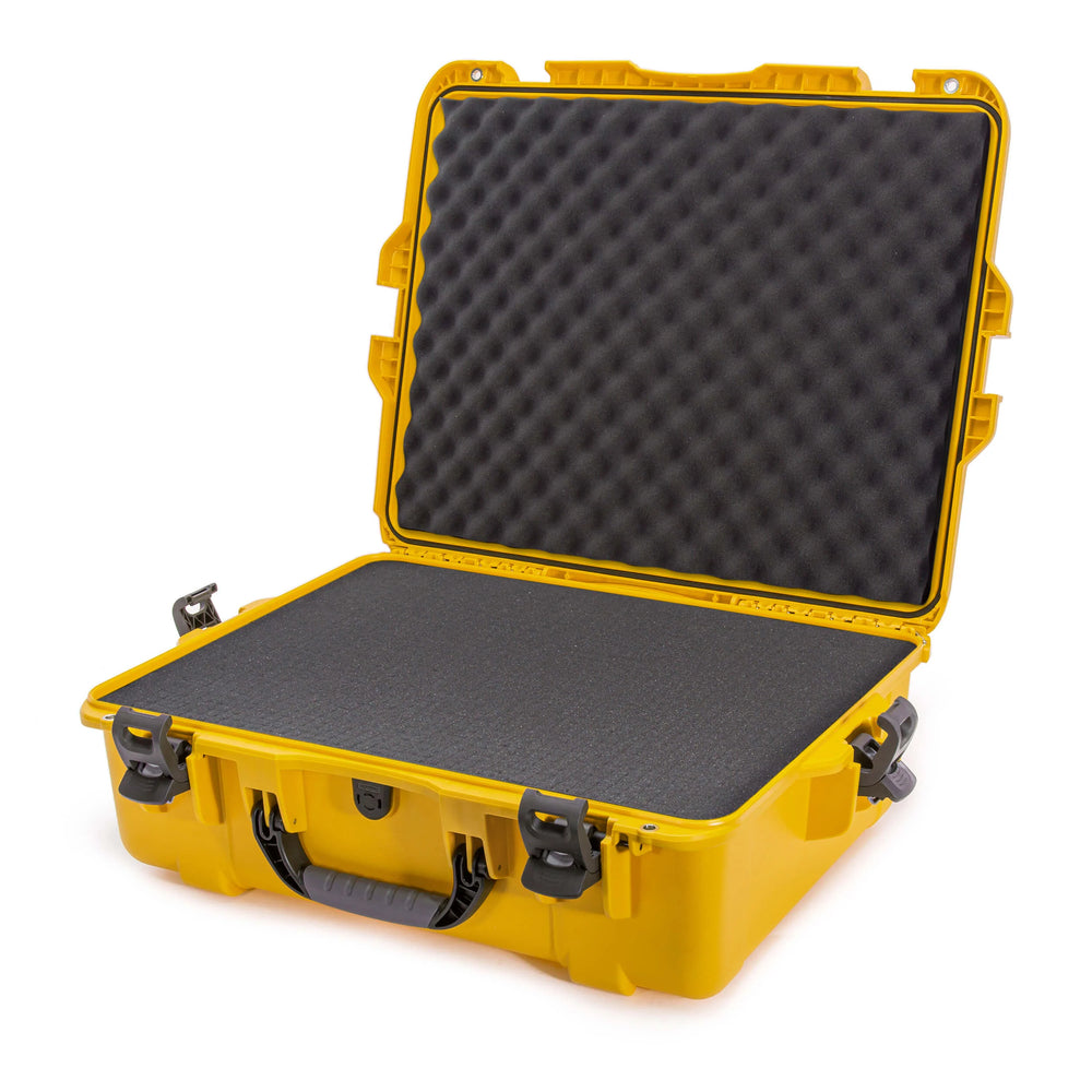 NANUK 945 WATERPROOF HARD CASE W/FOAMYELLOW INTERIOR: 22 X 17 X 8.2IN