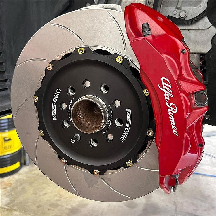 GiroDisc 2016+ Alfa Romeo Giulia Quadrifoglio (Excl CCM) Slotted Front Rotors