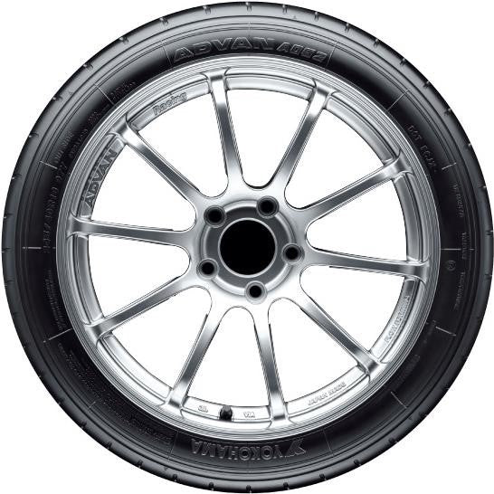 ADVAN A052 205/40R17