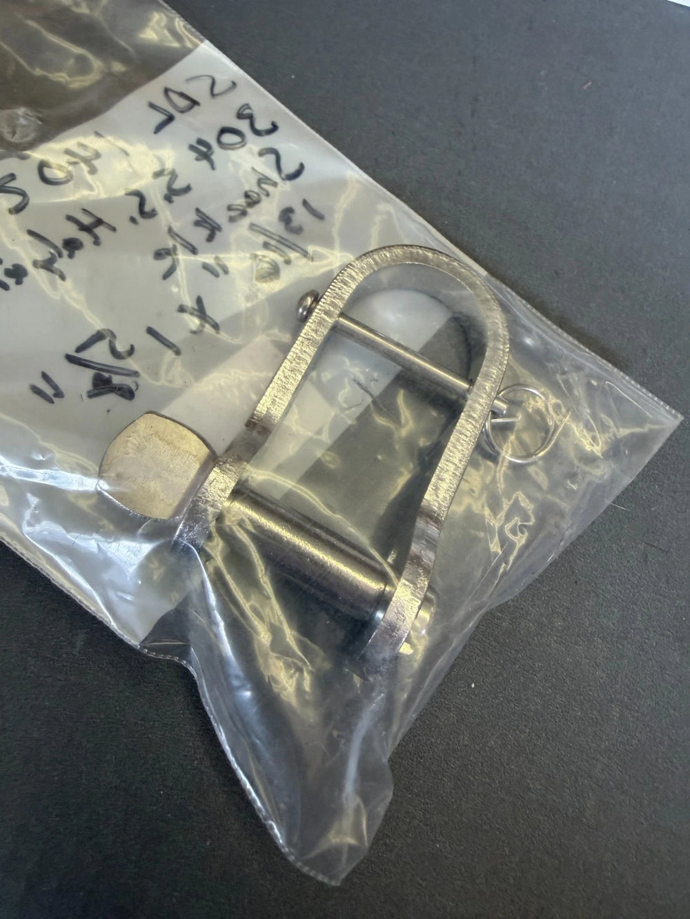 STAINLESS HALYARD SHACKLE 13/1 6" X