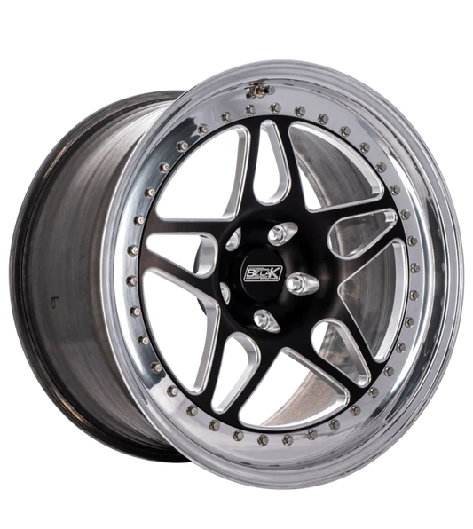 Belak 17x10.5 / 8.25in BS / 5x114.3 BP / Low Pad / Series 4 Wheel - Non-Beadlock