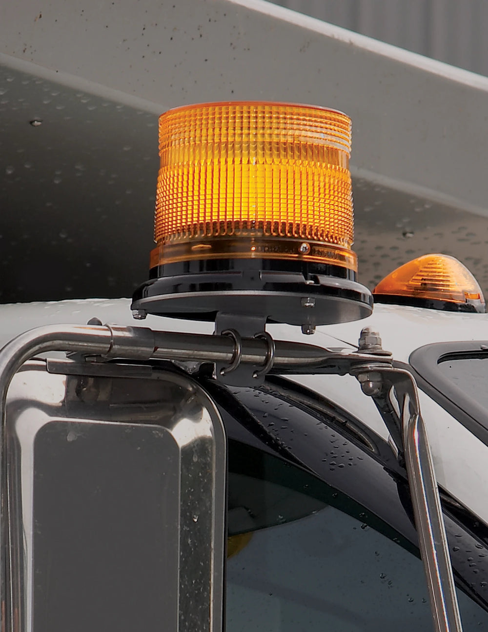 SUPERLED BEACON SAE CLASS 1 HIGH DOME MAGNET (AMBER)