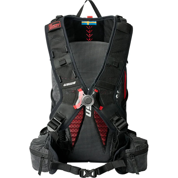 USWE ROLLTOP VST 30L DAYPACK Black