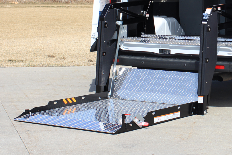 650 MOUNTING KIT FOR TRANSIT MEDIUM ROOF