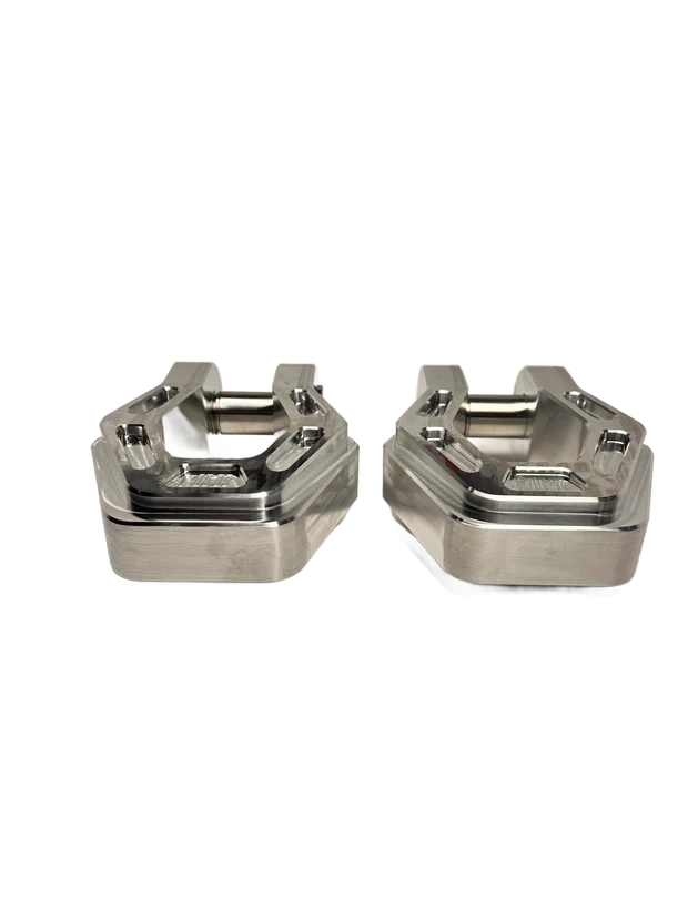 RED DUAL STAINLESS STEEL SAFETY LATCHES7/8 STAINLESS STEEL PIN FITS STANDARD BUMPER TABS UP 1 1/4