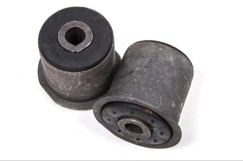 07 GM T900 STRUT