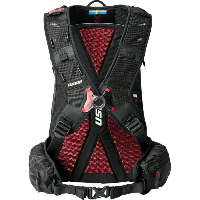 USWE ZIPPERED VST 25L DAYPACK Black