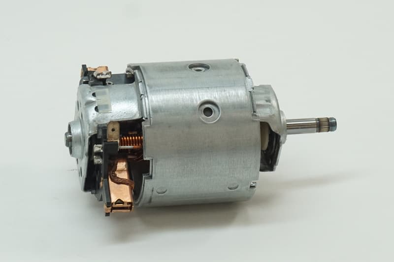 DIRECT-CURRENT MOTOR