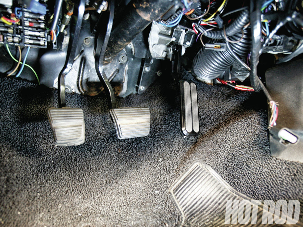 RESTOMOD CLEAR THROTTLE PEDAL PAD VERTICAL GROOVE INSERT
