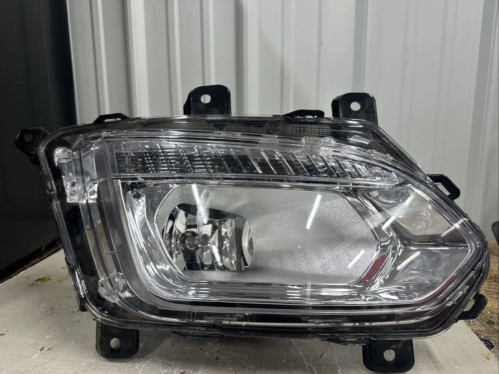 Maxzone Vehicle Lighting Corp auto part