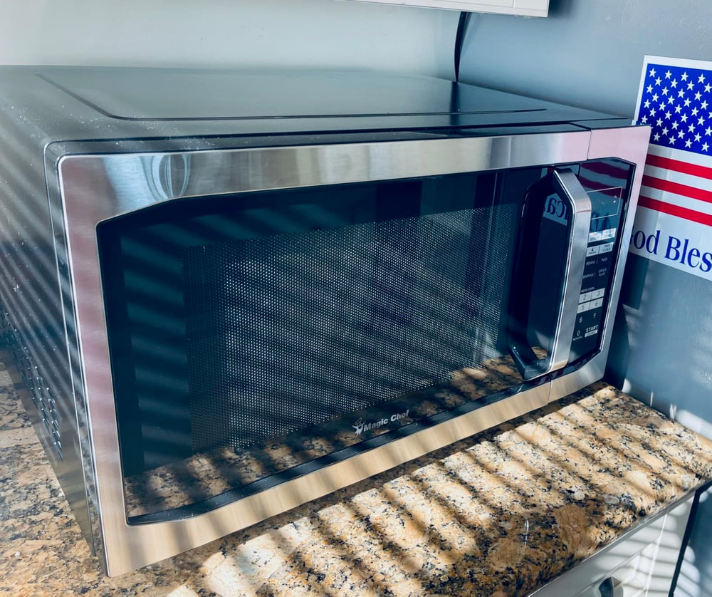 2.2 CUFT COUNTERTOP 1200 WATT SS