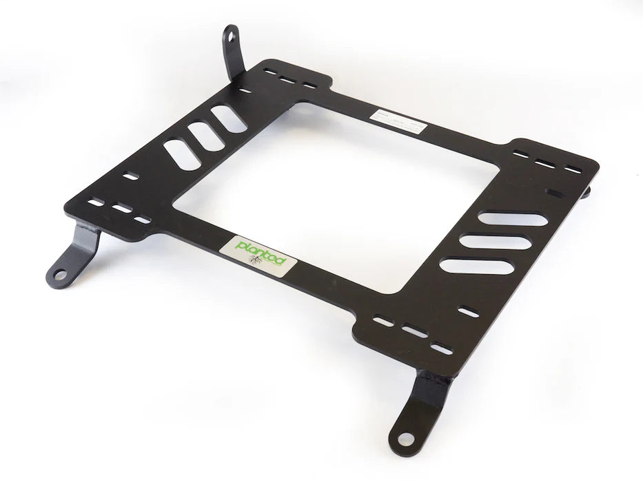 Hyu Genesis Coupe 08-16