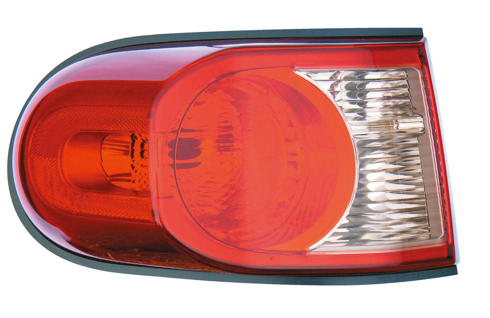 LH TAILLAMP ASSY; FJ CRUISER 0711