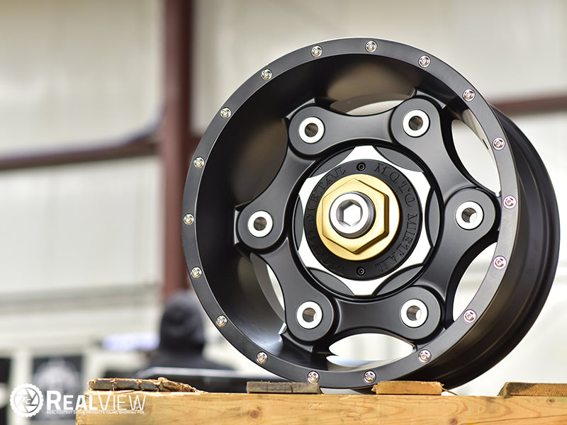MO977 18X10 6X135/5.5 GUN METAL -24MM