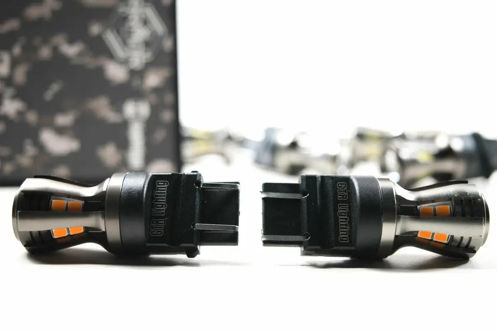 3157/3156: GTR ARMOR (WHITE / PAIR)
