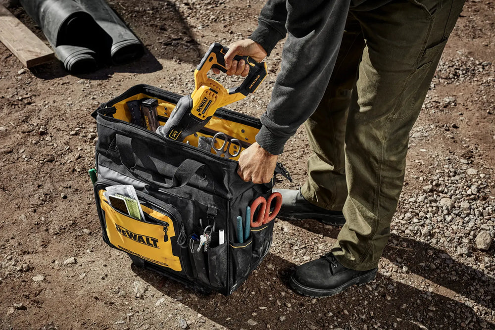 DEWALT 18in ROLLING TOOL BAG 2023