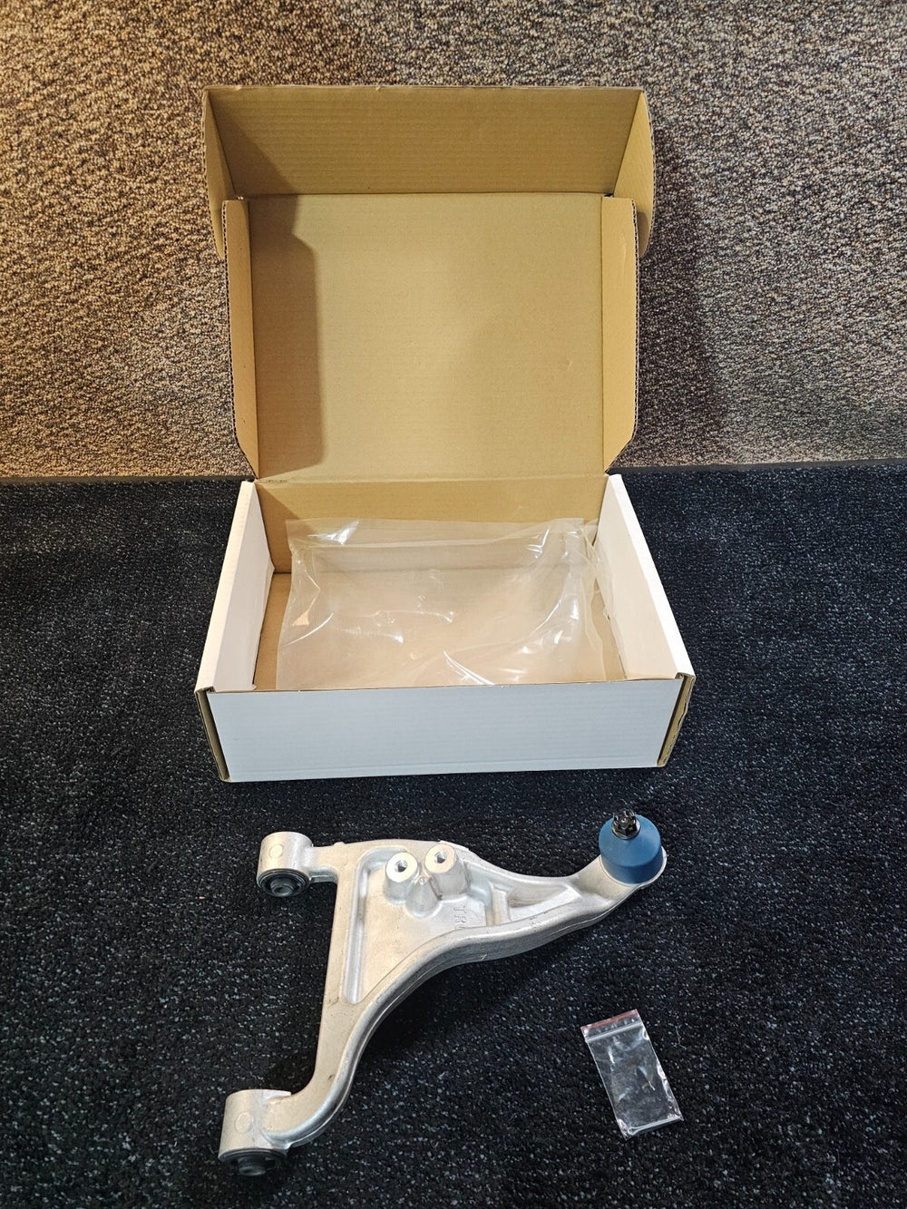 CONTROL ARM