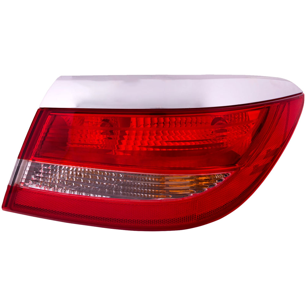 RH TAILLAMP ASSY OUTER; ON BODY; VERANO 1217