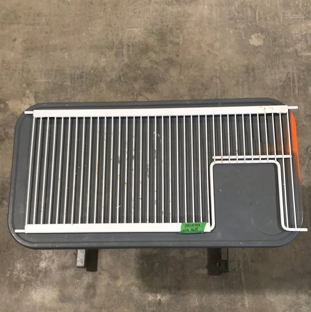 REFRIGERATOR DOOR WIRE SHELF W/ CUT