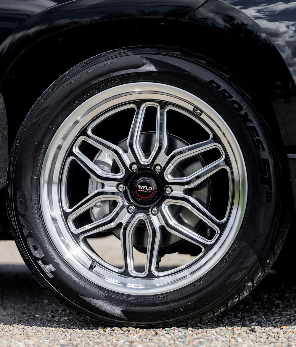 Weld Laguna 6 22x9.5 6x139.7 ET25 6.23 BS - Gloss Black Milled - Non-Beadlock