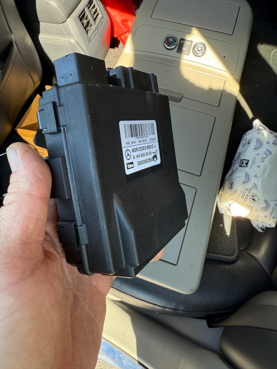 RADIATOR SUPPORT ASSY VIBE 0308