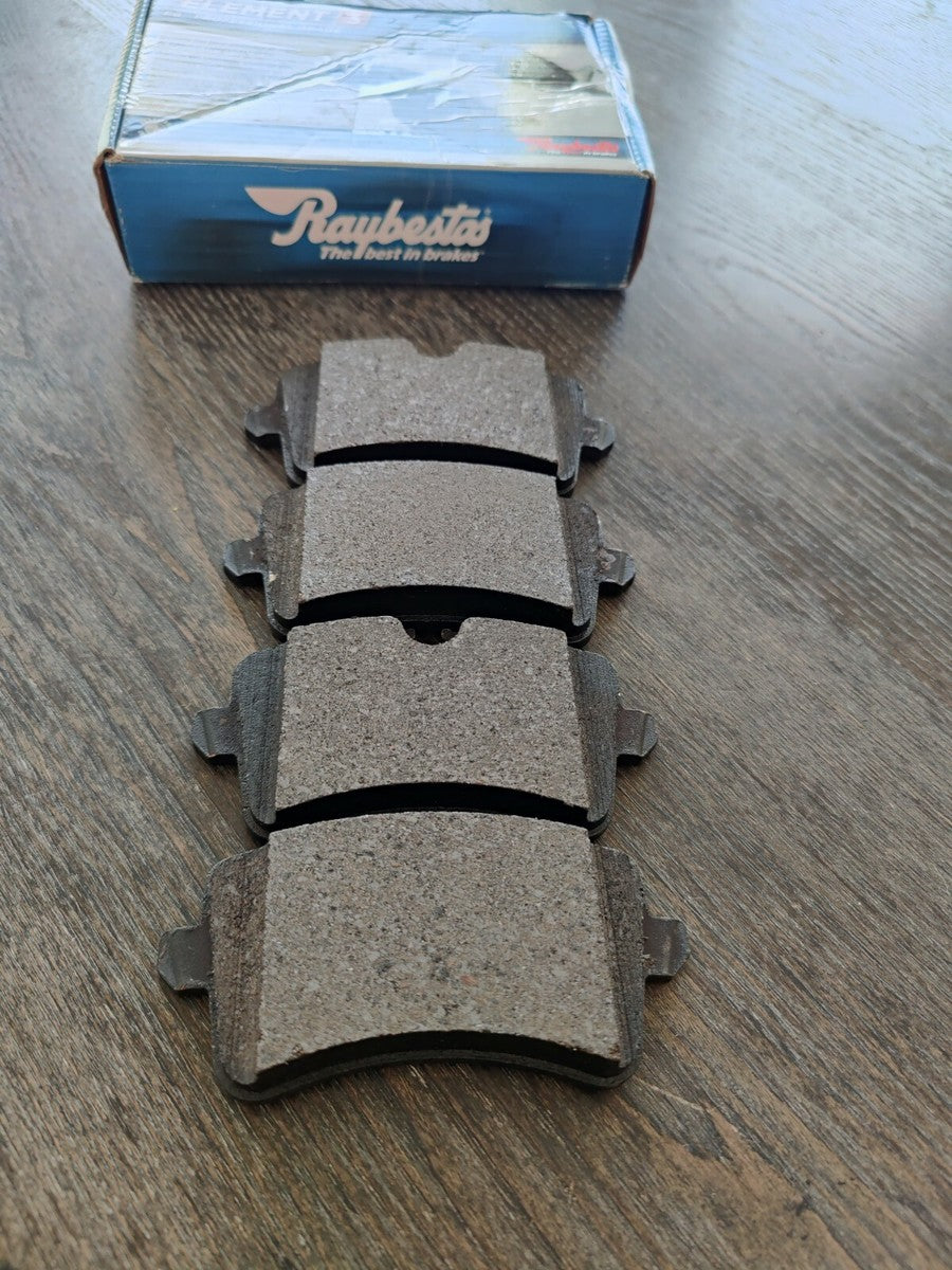 R auto part