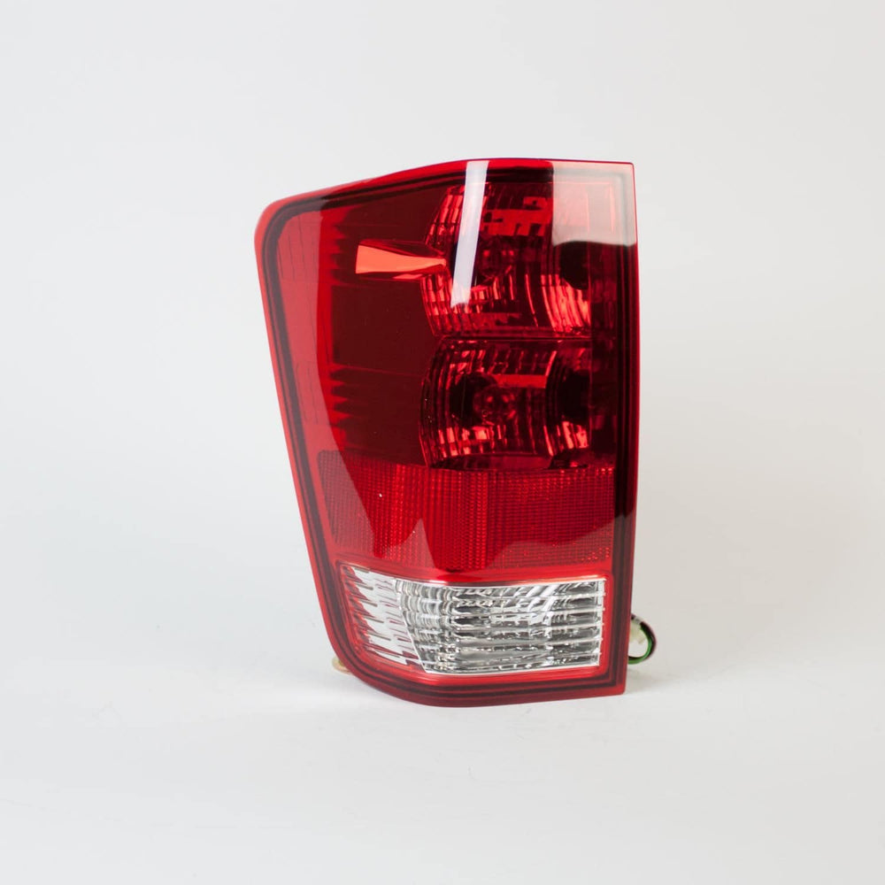 CAPA 0415 NS TITAN (W/ UTILITY COMP) TAILLAMP ASSY LH