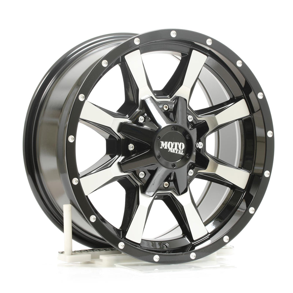 MO970 17x8 6x120.00/6x139.70 GLOSS BLACK W/ MACHINED FACE (0 mm)