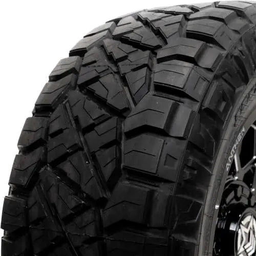 225/65R17 102H LAREDO AT